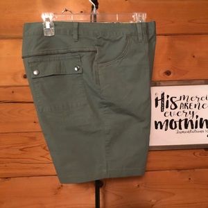 Columbia shorts size 14